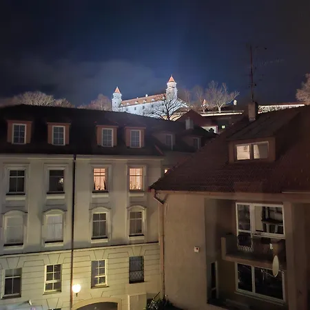 Dream View Under The Castle * ブラチスラヴァ